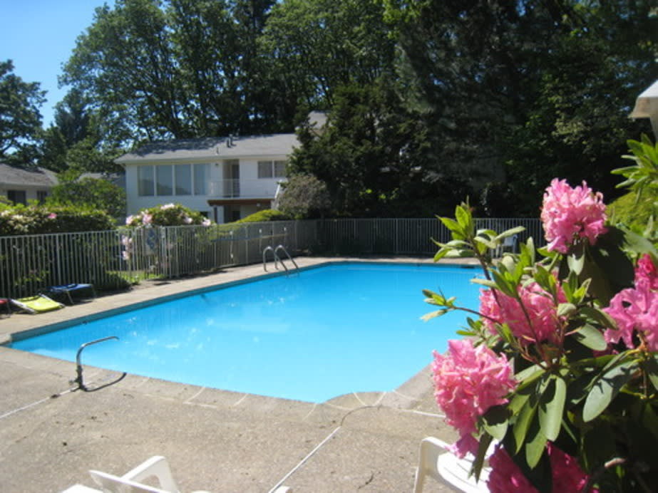 Photos and Video of Jamestown Apartments in Salem, OR